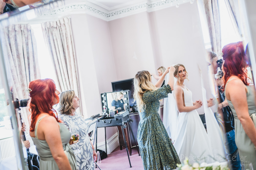 Bridal prep hotel reflections photography