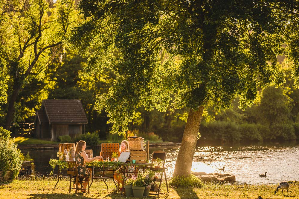 roman lakes wedding evening relaxed outdoor games